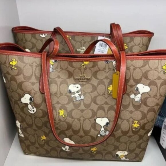 New Coach X Peanuts City Tote In With Snoopy Woodstock - Picture 6 of 7